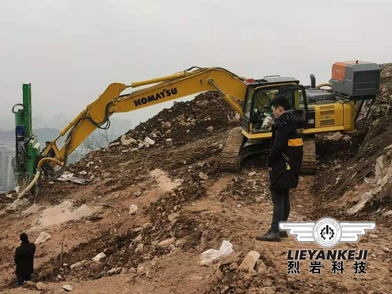 石坑道裂石液壓劈裂機(jī)具有分離效果好、作業(yè)效率高、安全可靠等優(yōu)點